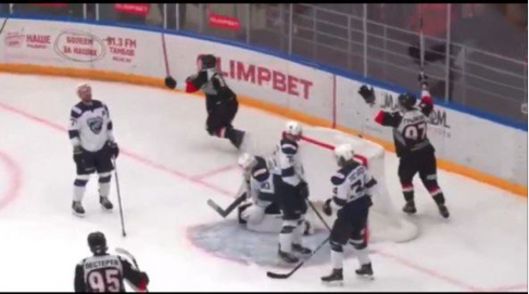 СПАСЛИ ИГРУ В ОСНОВНОЕ ВРЕМЯ, СПОТКНУЛИСЬ ЛИШЬ НА БУЛЛИТАХ