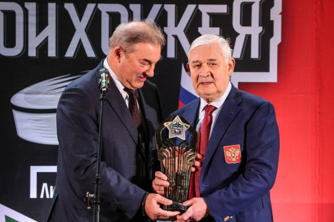 ЮРЗИНОВ: В ВХЛ ОГРОМНАЯ КОНКУРЕНЦИЯ ЗА МЕСТА В ПЛЕЙ-ОФФ, КОТОРОЙ НЕТ ДАЖЕ В КХЛ