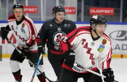 НОЧНАЯ ЛИГА: "МЕТЕОР" - ПОБЕДИТЕЛЬ В ДИВИЗИОНЕ "ЛЮБИТЕЛЬ 40+" НОЧНАЯ ЛИГА: "МЕТЕОР" - ПОБЕДИТЕЛЬ В ДИВИЗИОНЕ "ЛЮБИТЕЛЬ 40+"