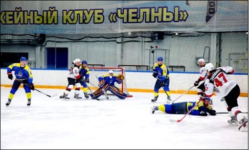 ХК "Тамбов" в первой игре уступил "Челнам"