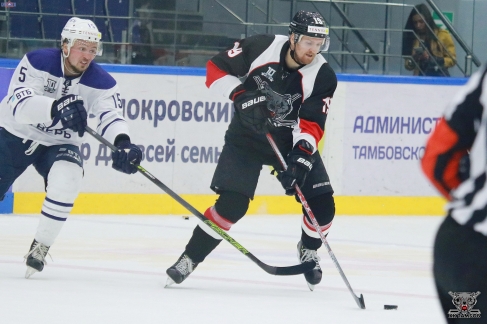 ХК "Тамбов" одержал победу в первом домашнем матче 